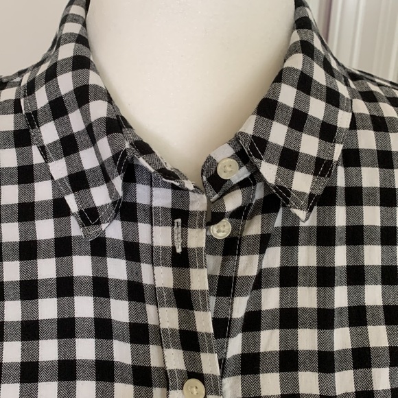 EUC.  Banana republic plaid shirt - Picture 2 of 4